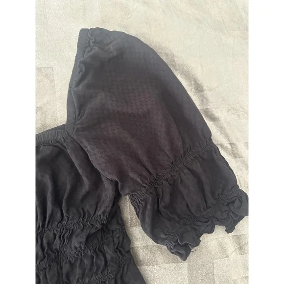 Urban Outfitters Shirt Womens Large Black Smocked Puff Sleeve Crop Top Blouse - Picture 6 of 14